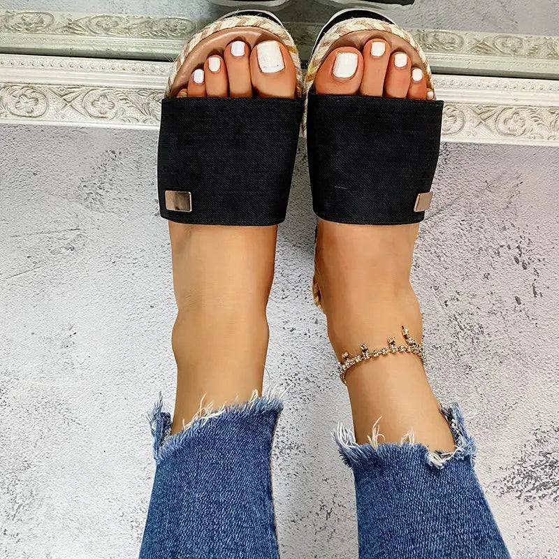 Round-Toe Wedge (Nerissa)