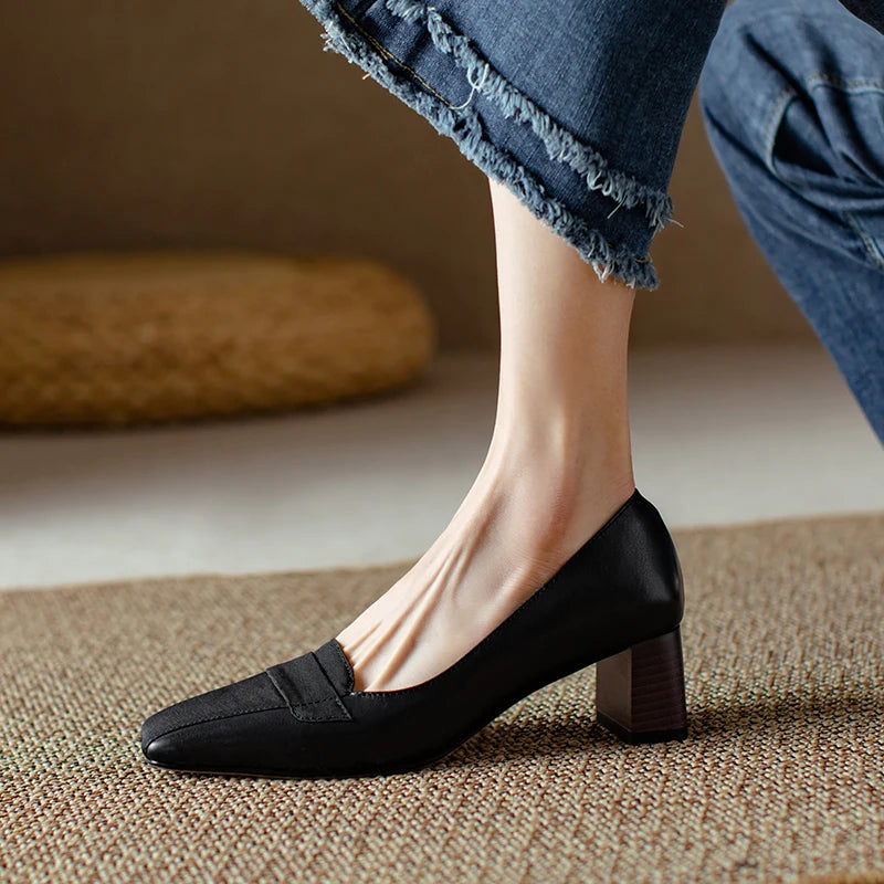 Square-Toe Heel (Qalia)