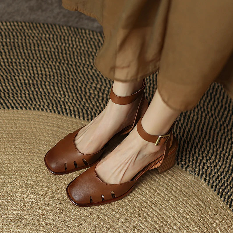 Square-Toe Heel (Wanda)