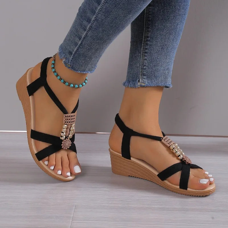 Round-Toe Wedge (Kylie)