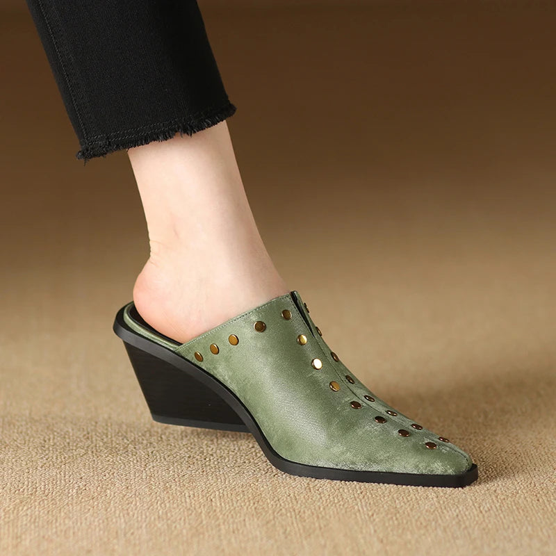 Pointed-Toe Mule (Ivy)