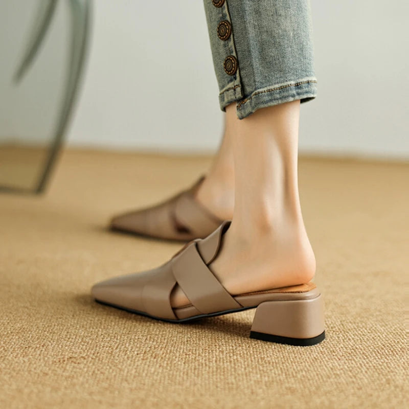 Square-Toe Mule (Blanca)