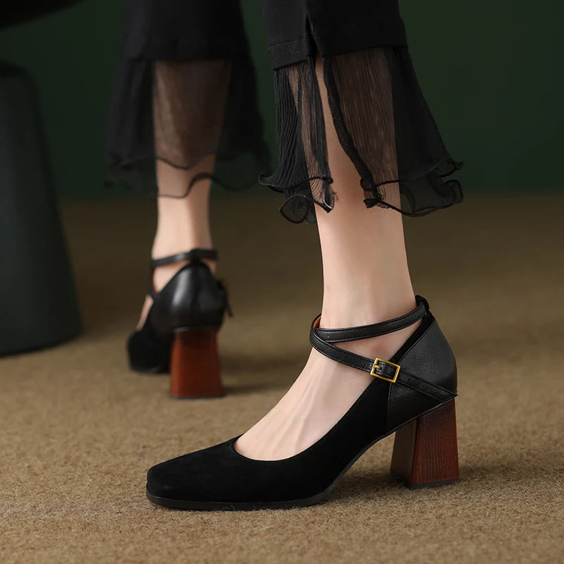 Square-Toe Heel (Portia)