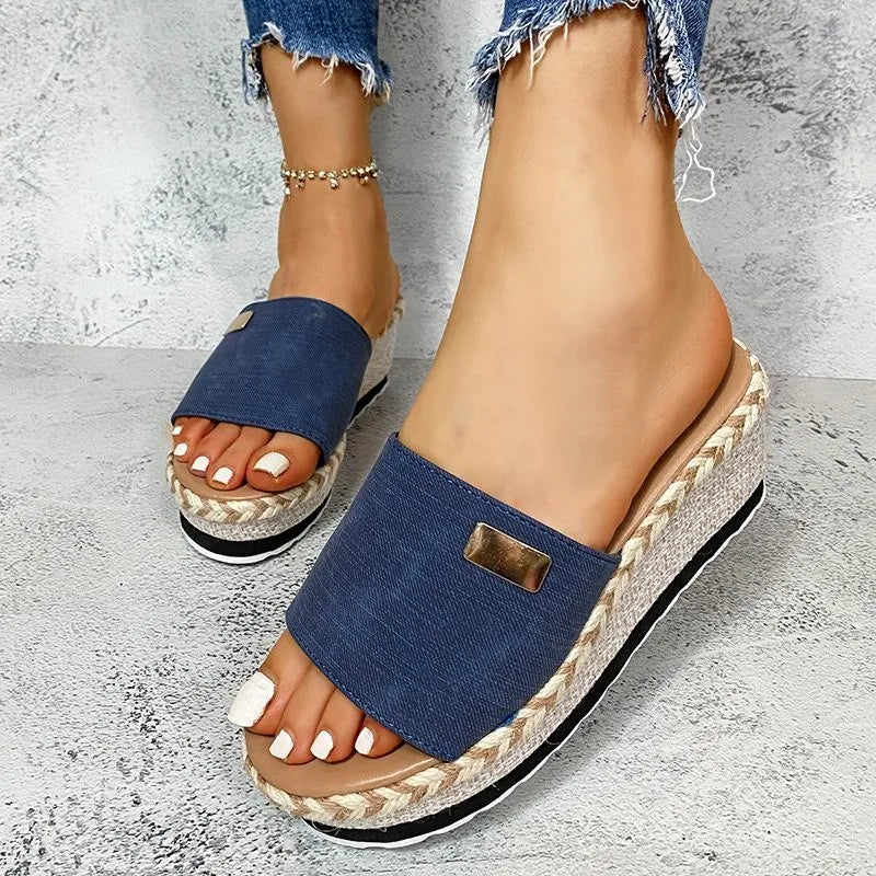 Round-Toe Wedge (Nerissa)