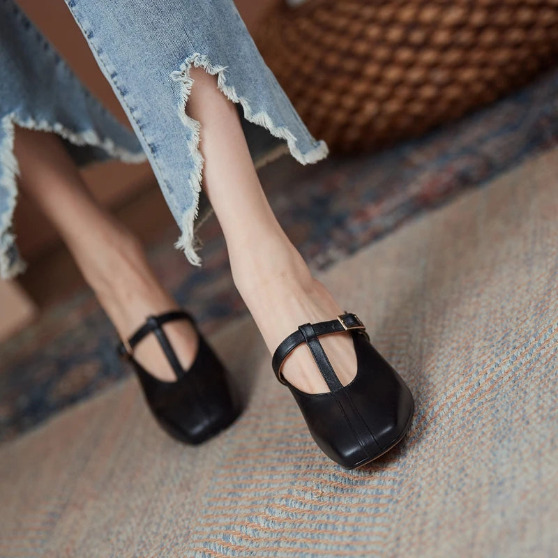 Pointed-Toe Heel (Geneva)