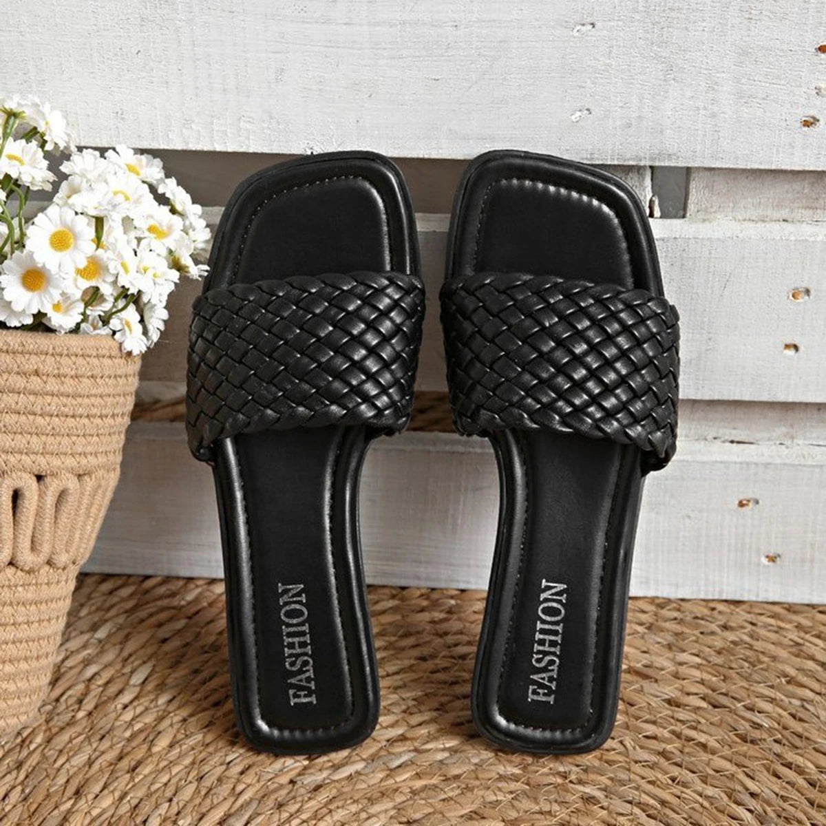 Square-Toe Sandal (Hana)