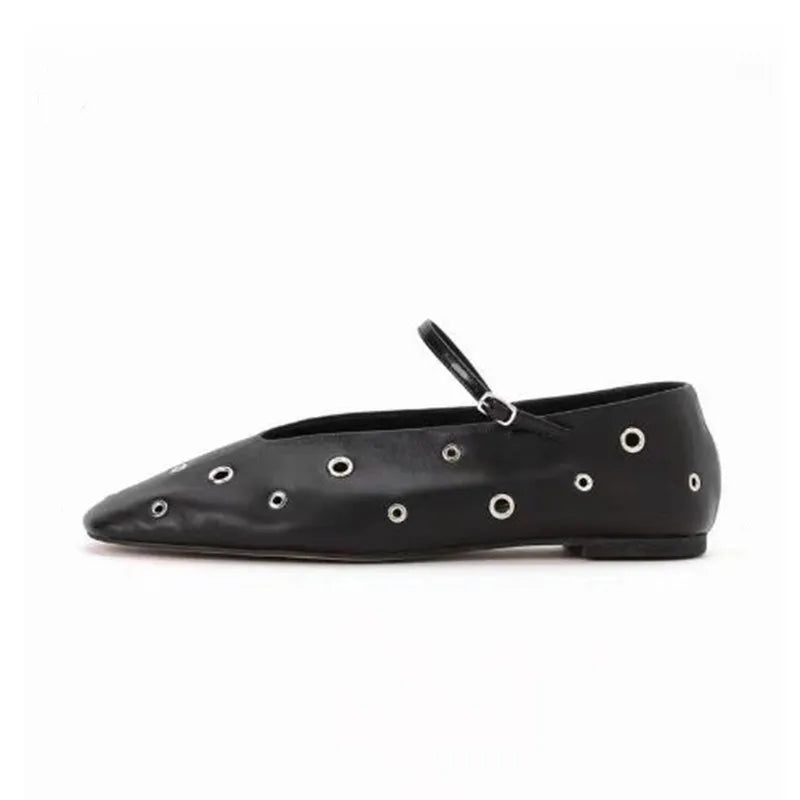 Round-Toe Flat (Yvette)