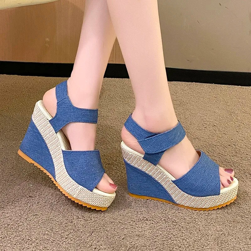 Round-Toe Wedge (Jewel)