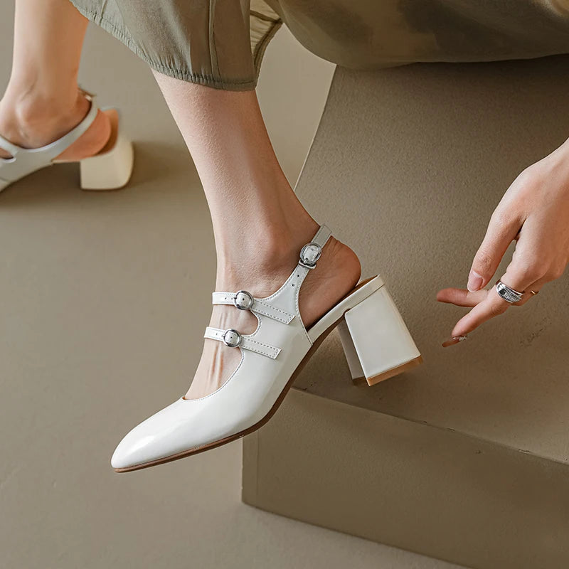 Square-Toe Heel (Emilia)
