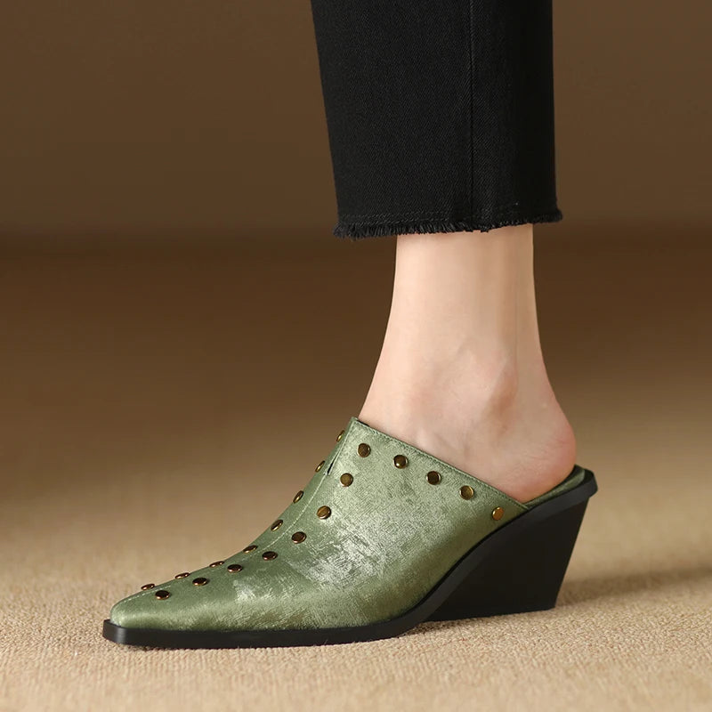 Pointed-Toe Mule (Ivy)