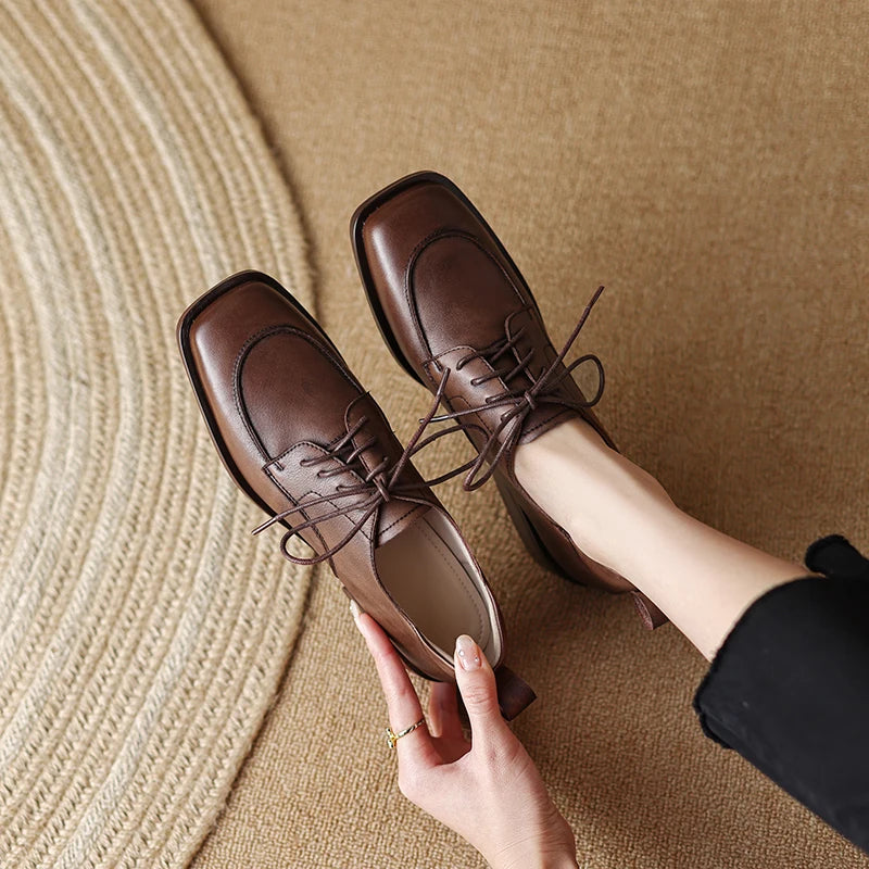 Square-Toe Lace-up (Pippa)