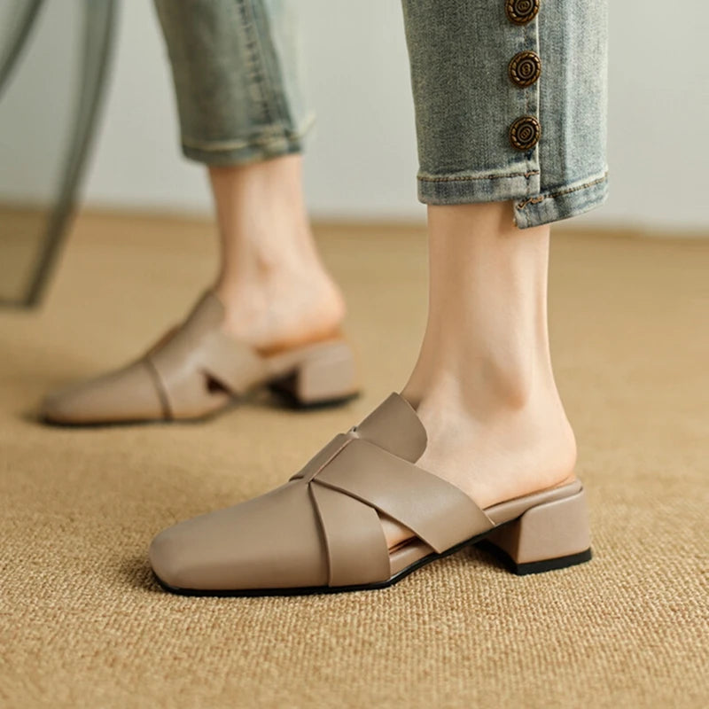 Square-Toe Mule (Blanca)
