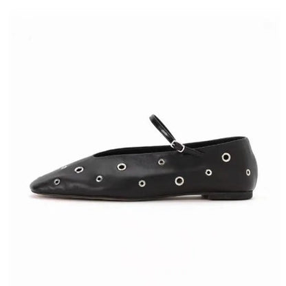 Round-Toe Flat (Yvette)